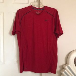 Nike Dri Fit Red Short Sleeve T-shirt sz L